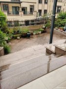 出售御景园1-3楼地下室和车库不上证，有坛40多平方，