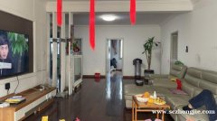 出售，新房源君子路复式楼，上证面积208个平方，